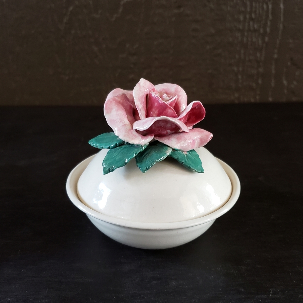 Vintage Signed Hand Made Painted Pink Rose Flower Art Pottery Trinket Box Dish